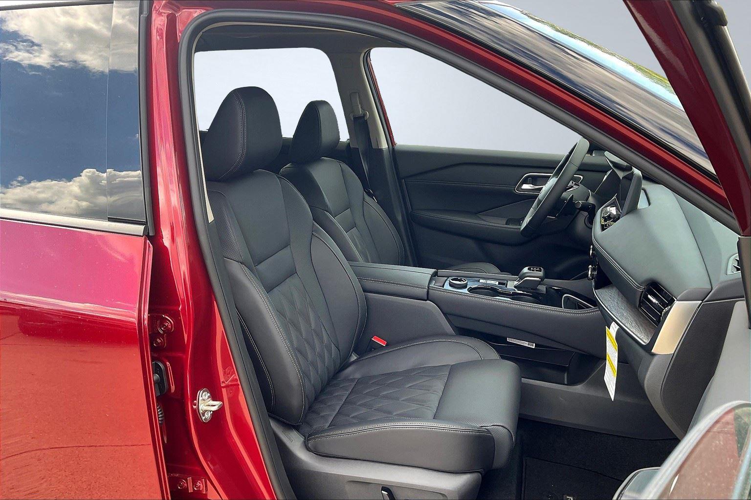 2026 Nissan Rogue Platinum photo 10