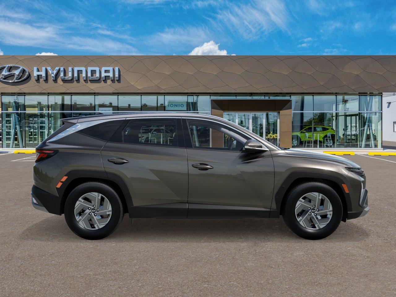 2026 Hyundai Tucson Hybrid Blue SE photo 5