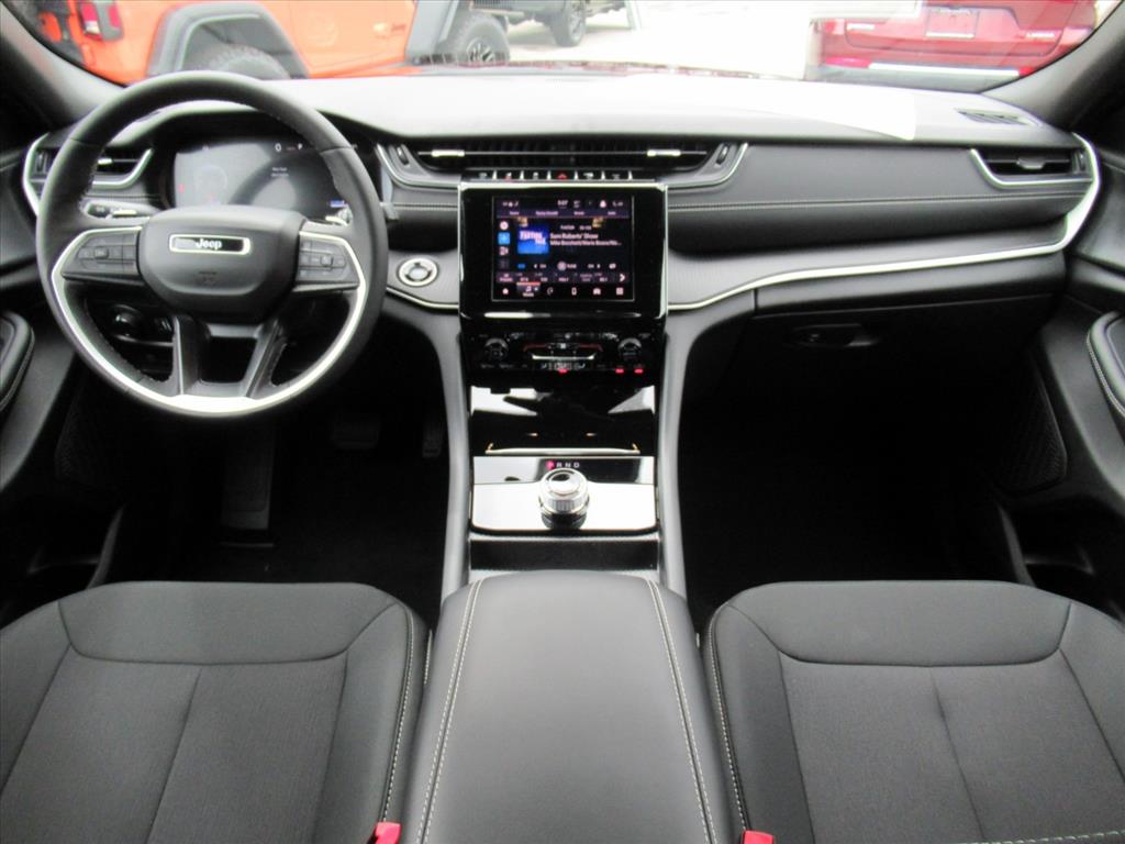 2025 Jeep Grand Cherokee Laredo X photo 10