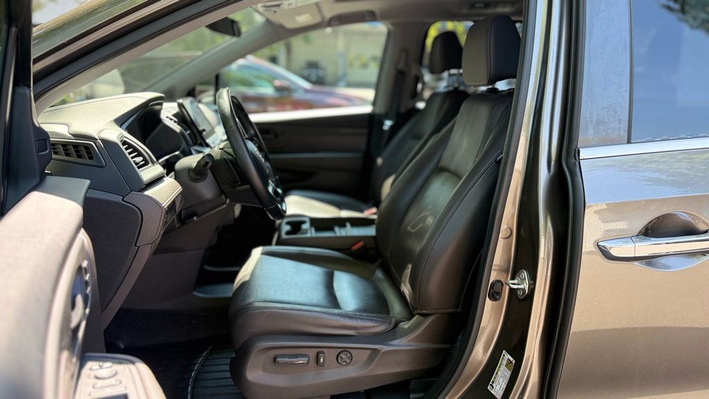 2018 Honda Odyssey EX-L photo 12