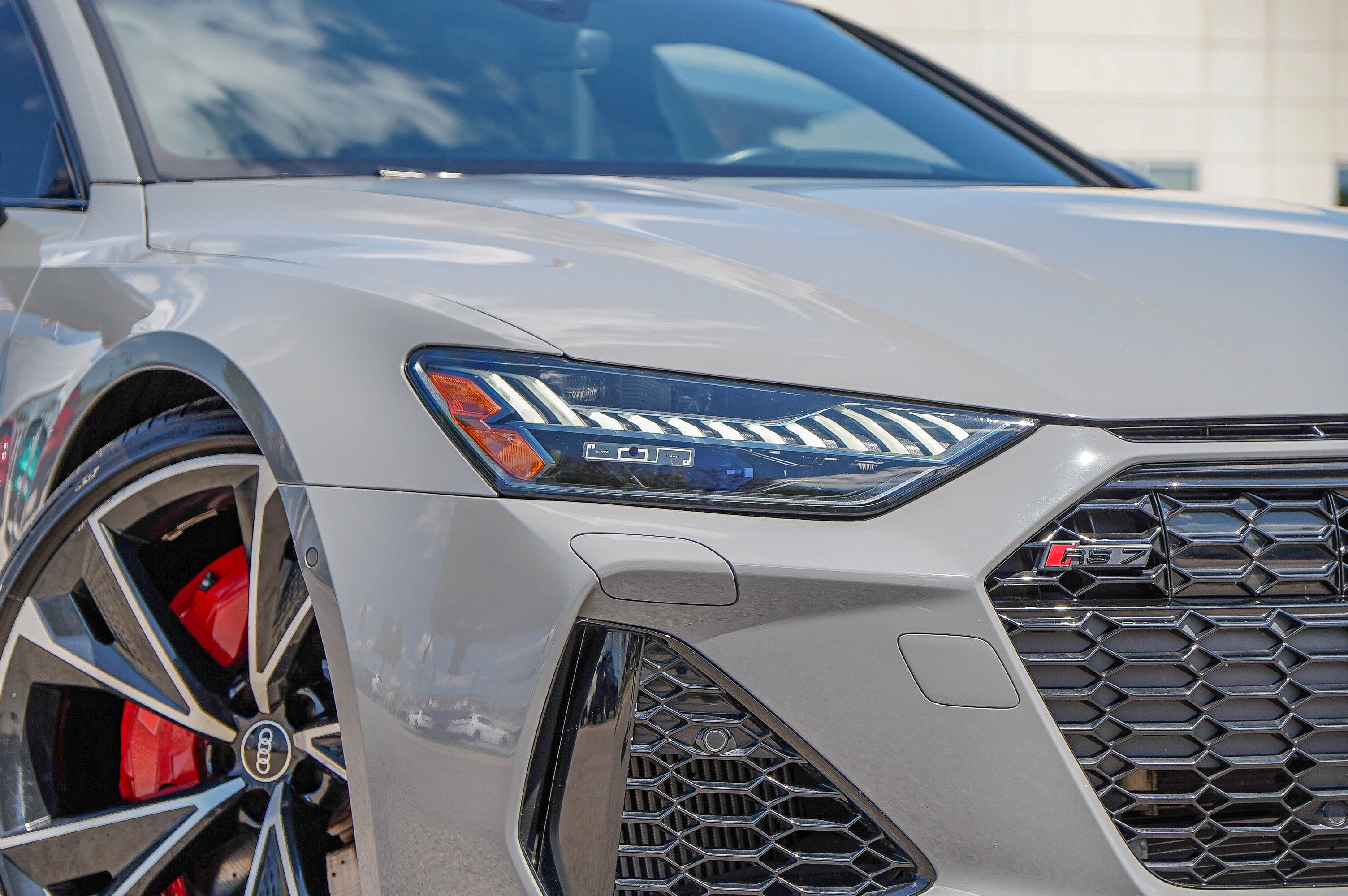2022 Audi RS 7 Base photo 2