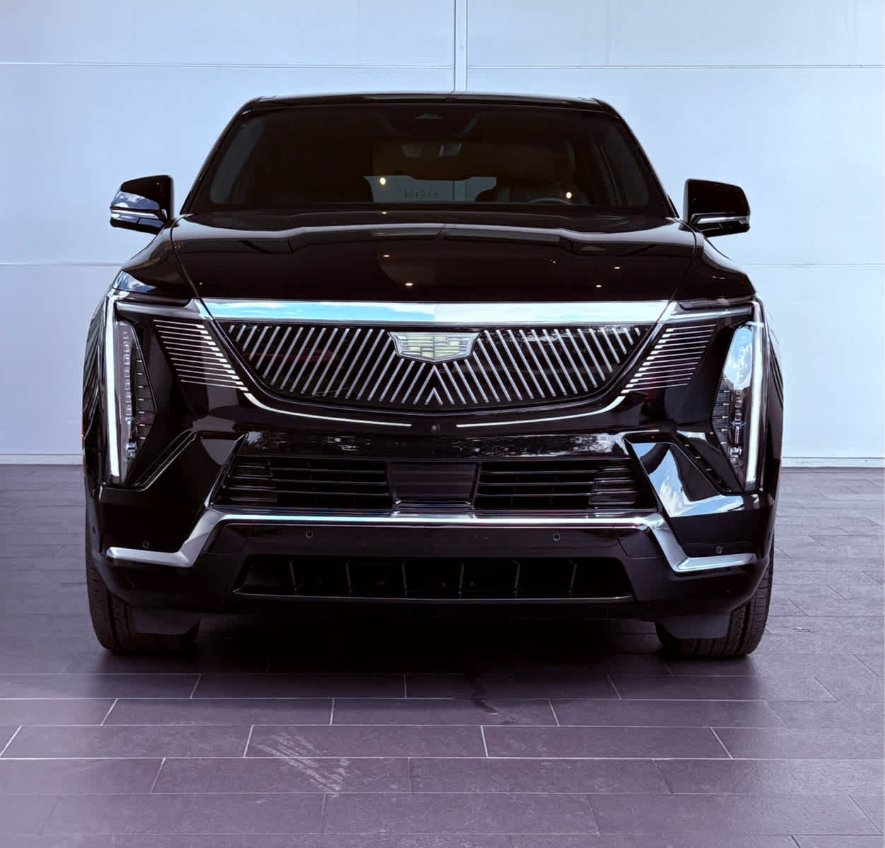 2025 Cadillac Escalade IQ Luxury photo 2