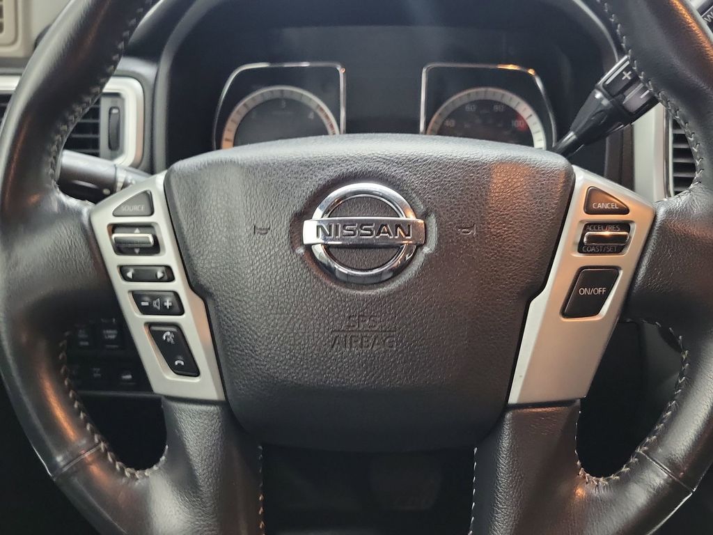 2017 Nissan Titan PRO-4X photo 21
