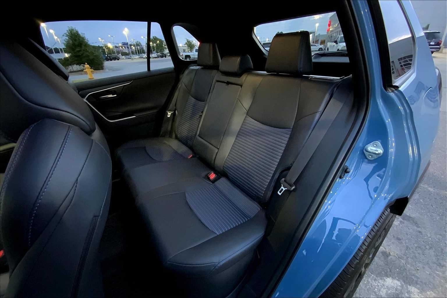 2025 Toyota RAV4 Hybrid XSE photo 20