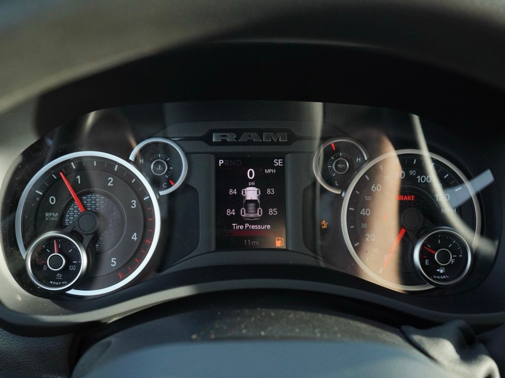 New 2026 Bright White Clear-Coat Exterior Paint RAM Tradesman image 12