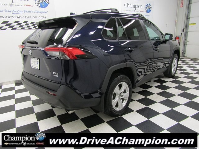 2021 Toyota RAV4 XLE photo 11