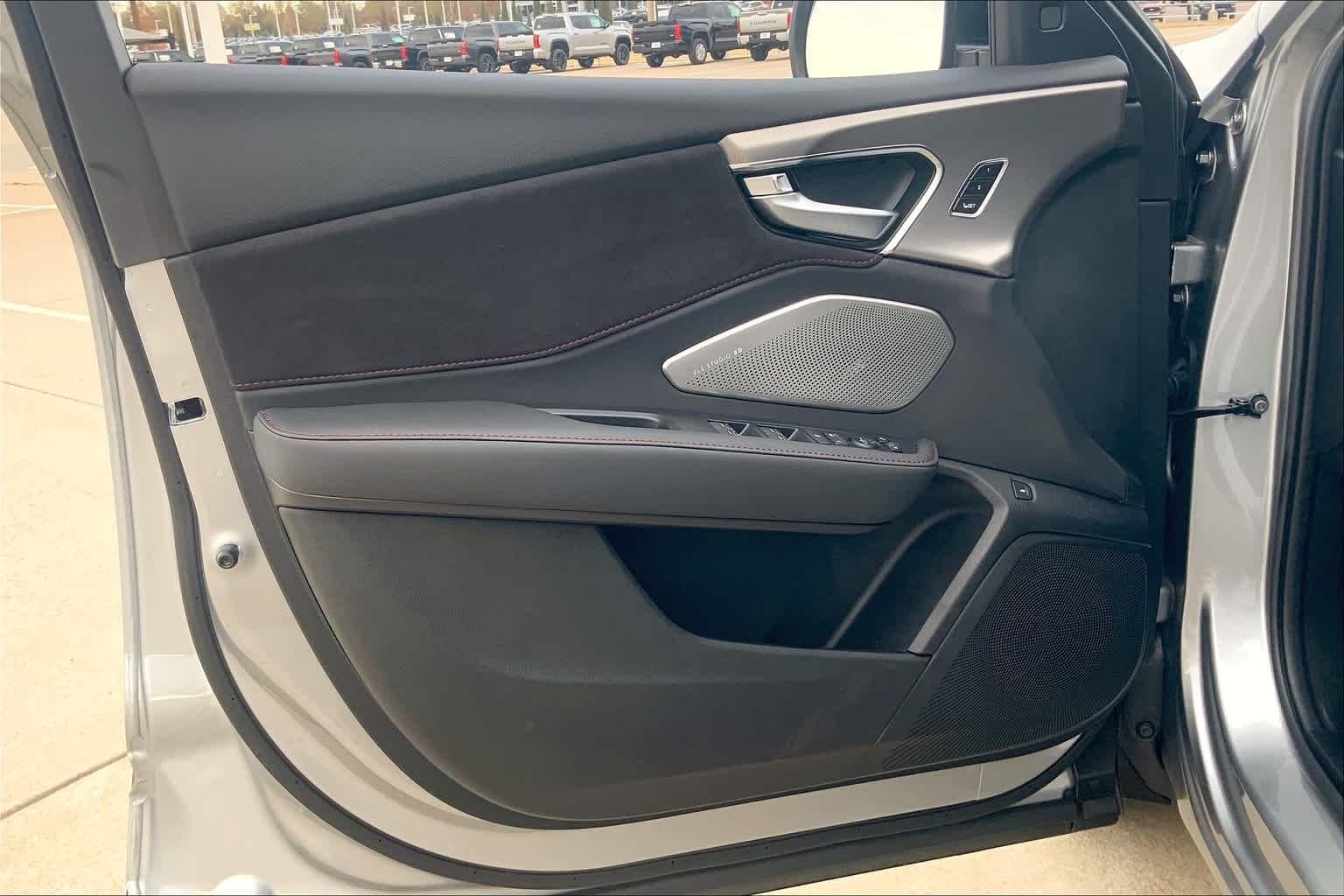 2025 Acura RDX A-Spec Advance photo 9