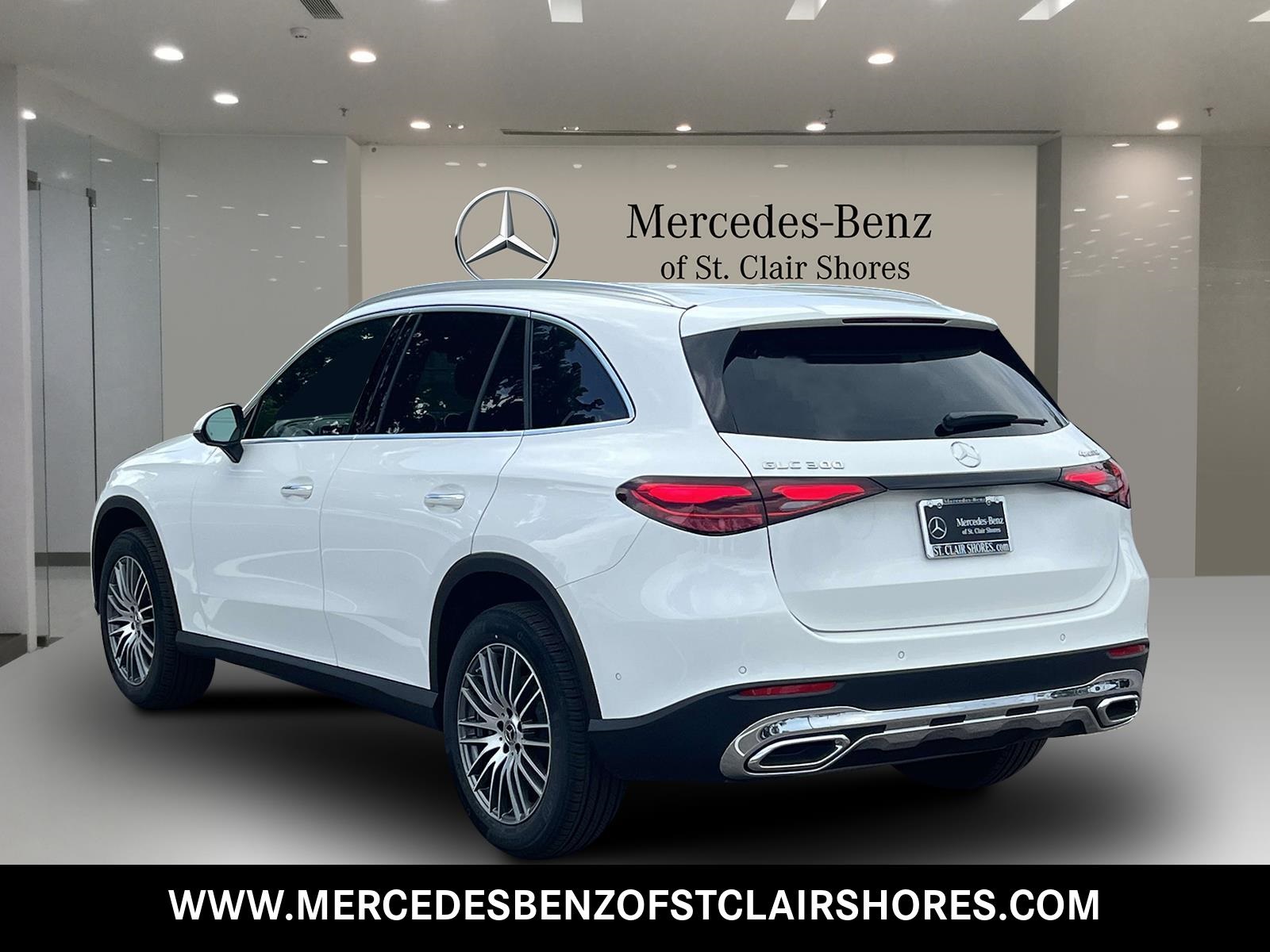 2025 Mercedes Benz GLC 300 4MATIC photo 3