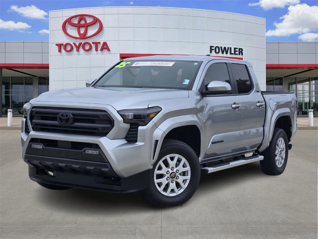 2025 Toyota Tacoma SR5's photo