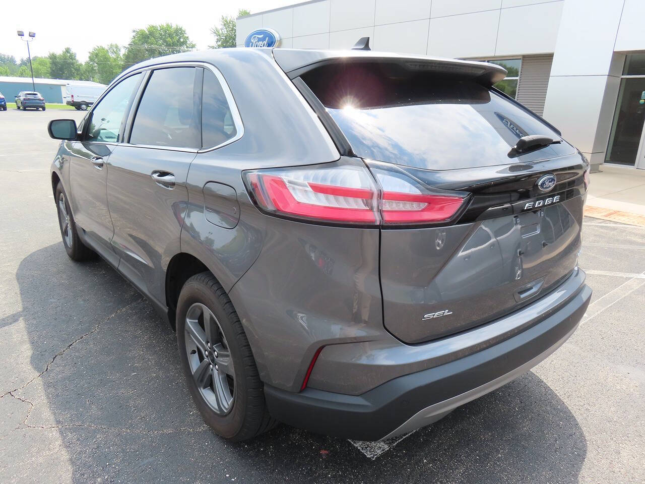 2022 Ford Edge SEL photo 6