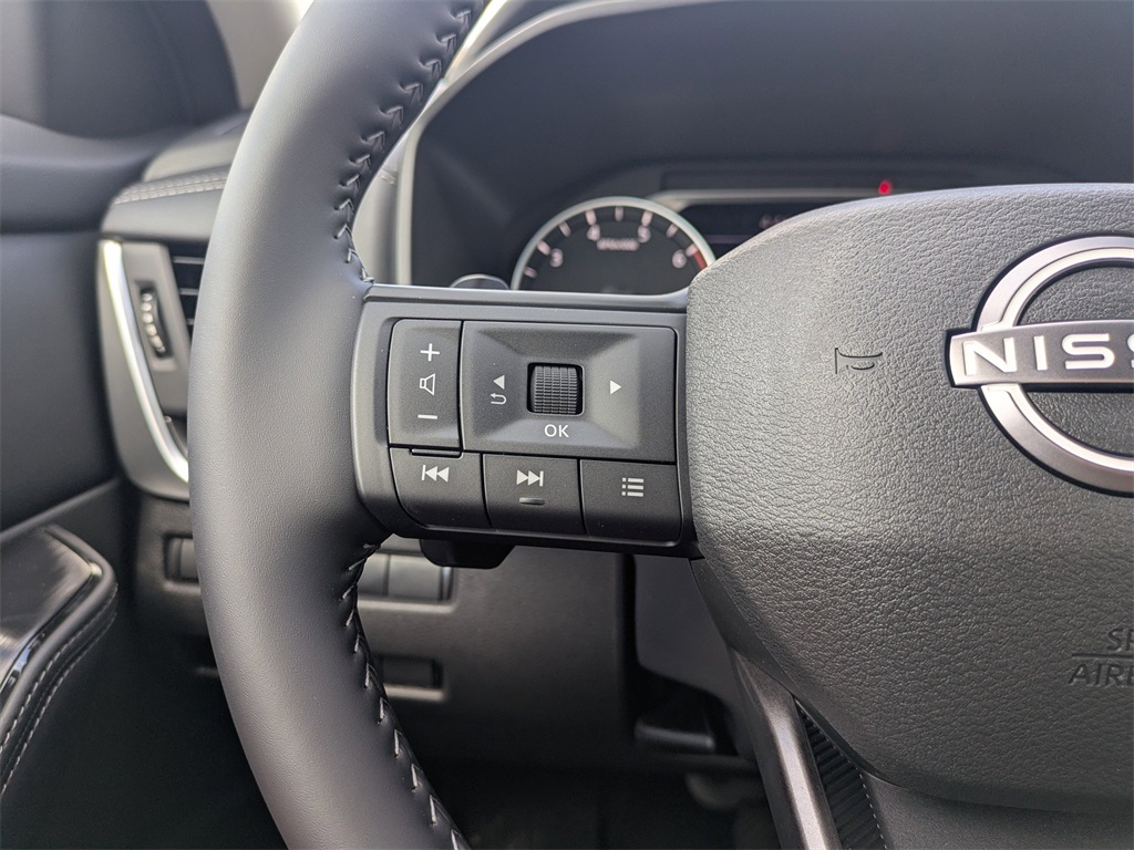 2025 Nissan Rogue SV photo 28