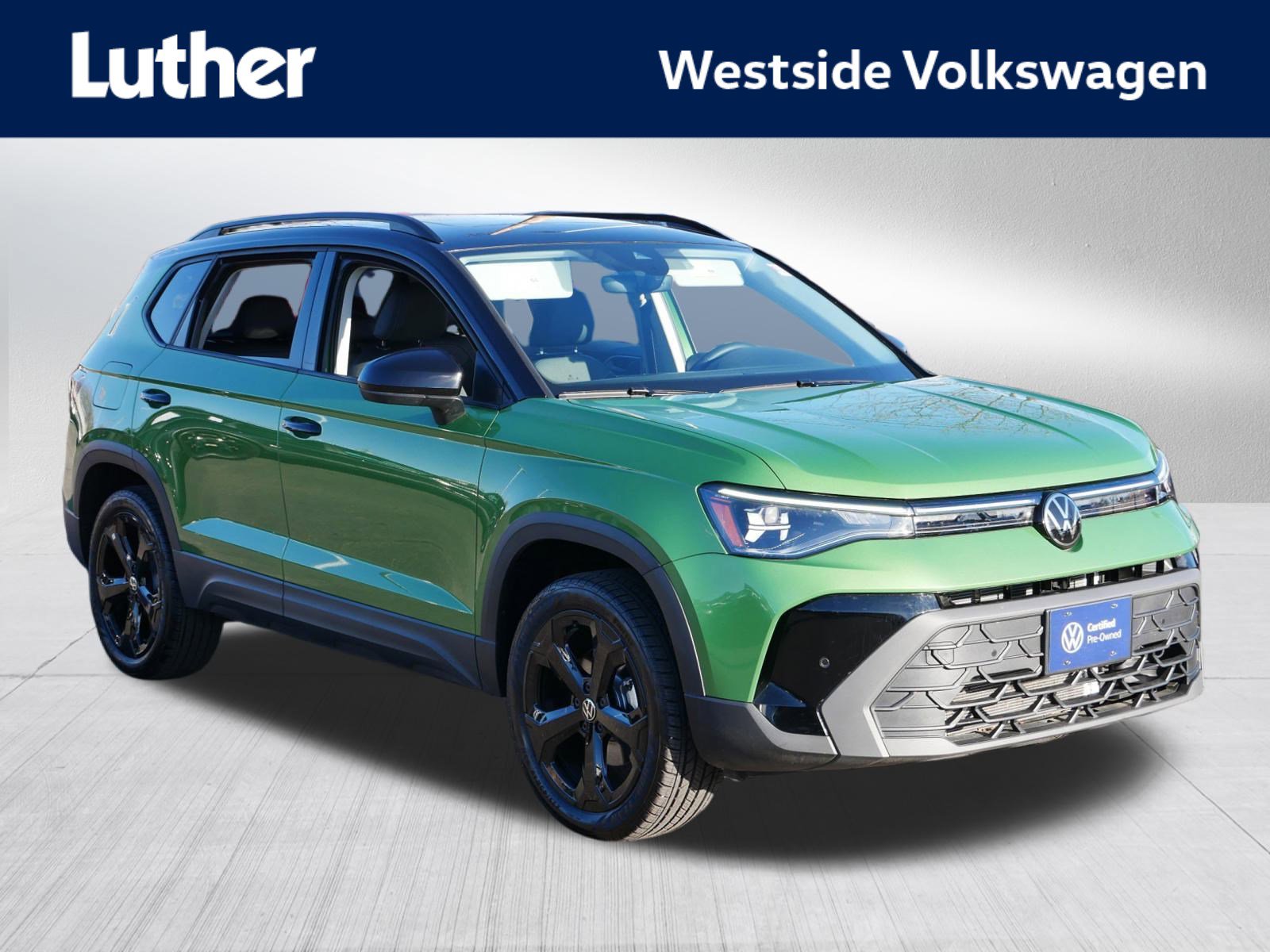 2025 Volkswagen Taos SE Black's photo