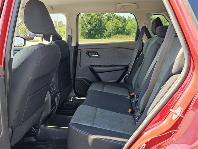 2021 Nissan Rogue SV photo 4