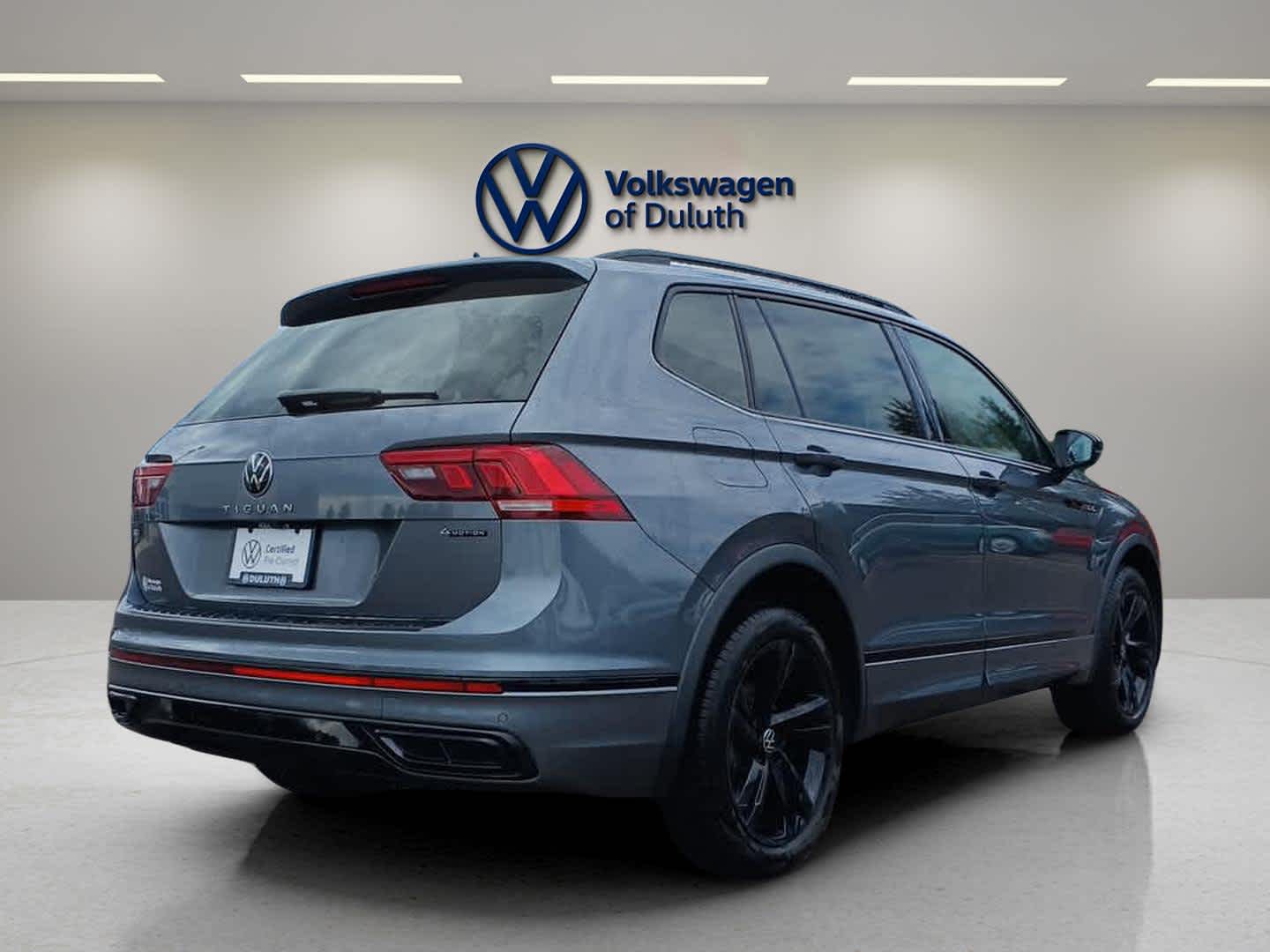 2023 Volkswagen Tiguan SE R-Line Black photo 5