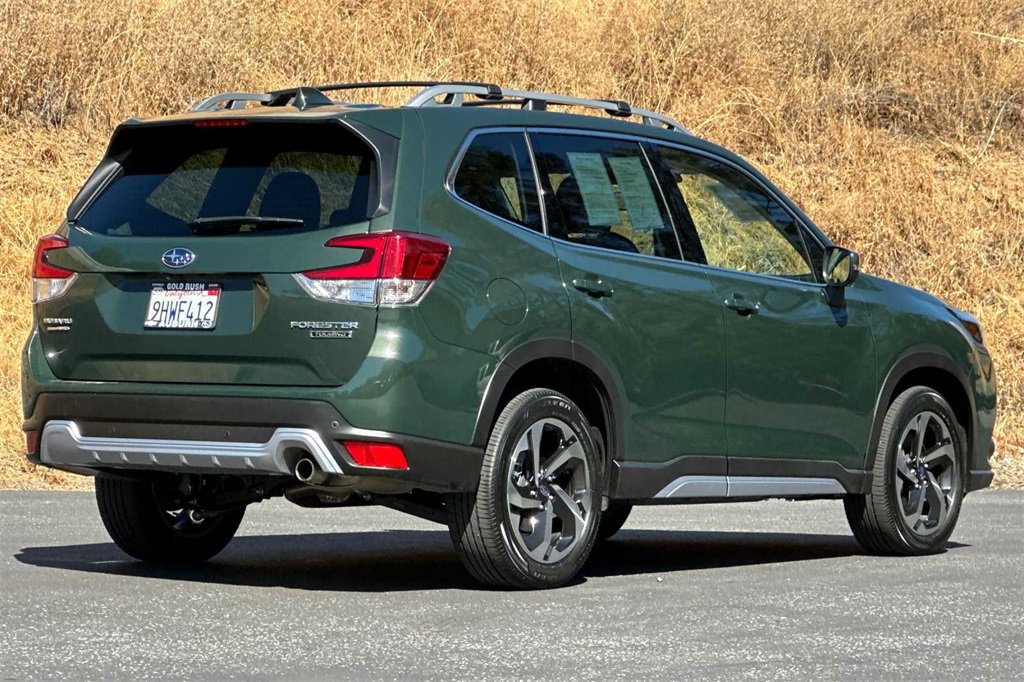 2023 Subaru Forester Touring photo 4