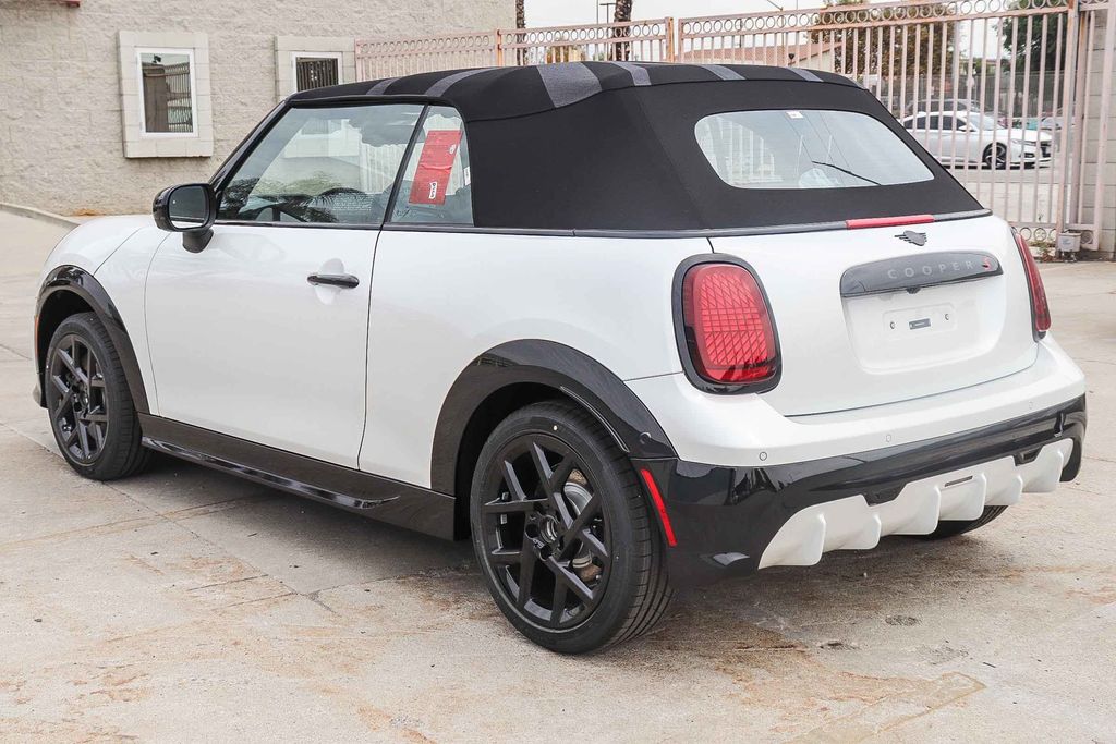 2026 Mini Cooper Convertible Iconic photo 4