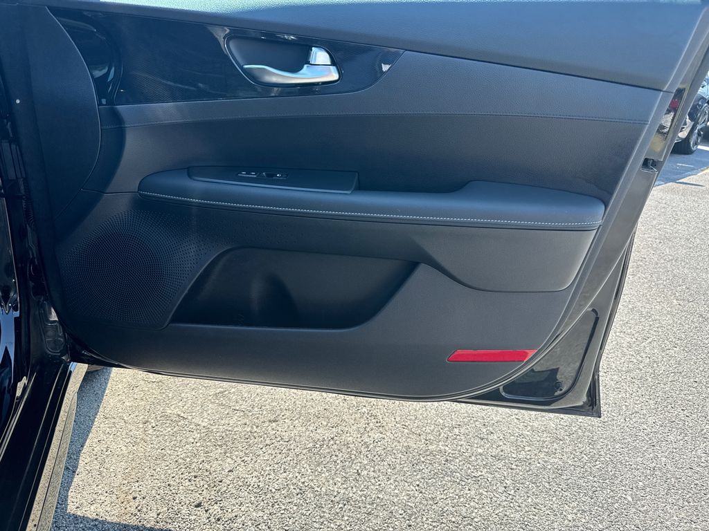 2024 Kia Forte GT-Line photo 12