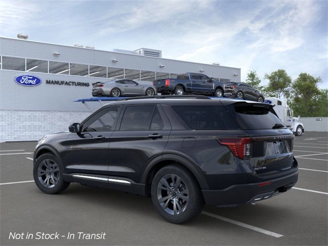2025 Ford Explorer photo 4