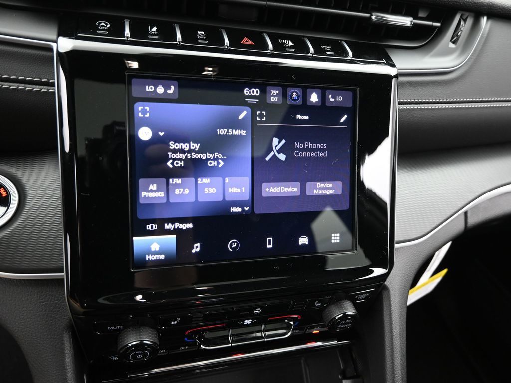 2025 Jeep Grand Cherokee Laredo X photo 15