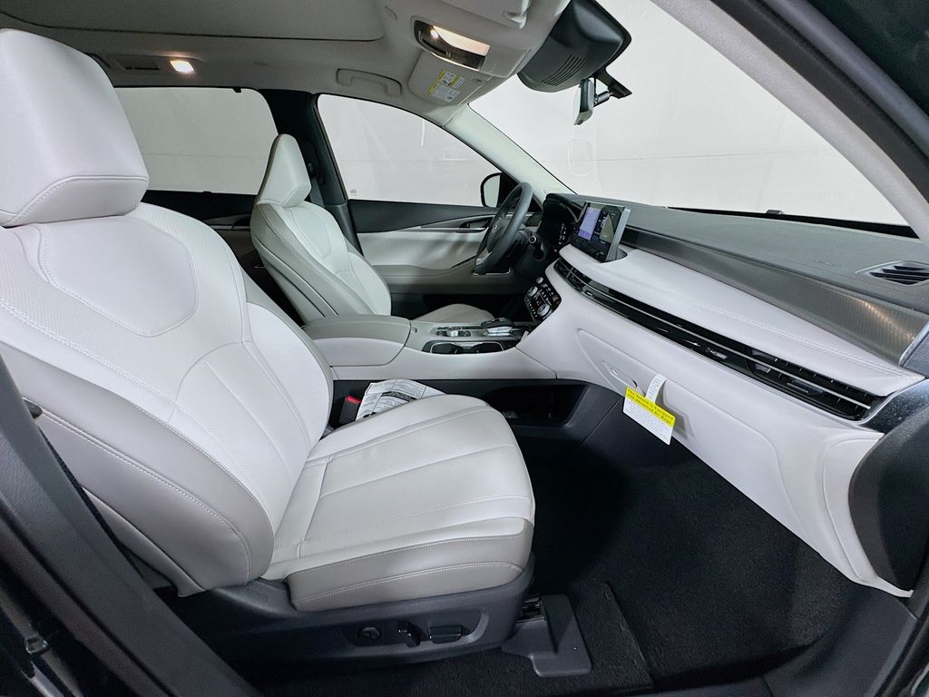 2026 Infiniti QX60 Luxe photo 35