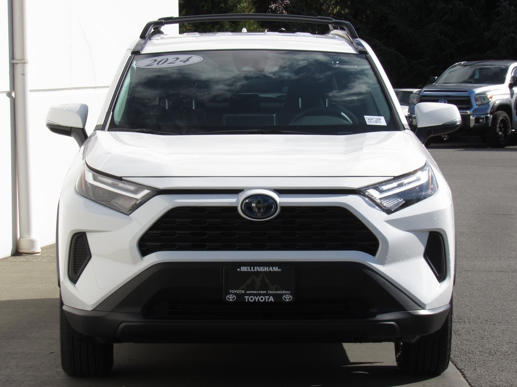 2024 Toyota RAV4 Hybrid XLE photo 3