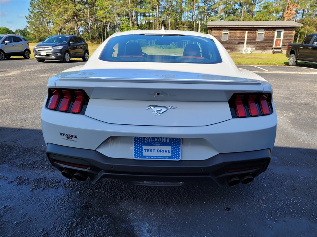 2025 Ford Mustang EcoBoost Premium photo 9
