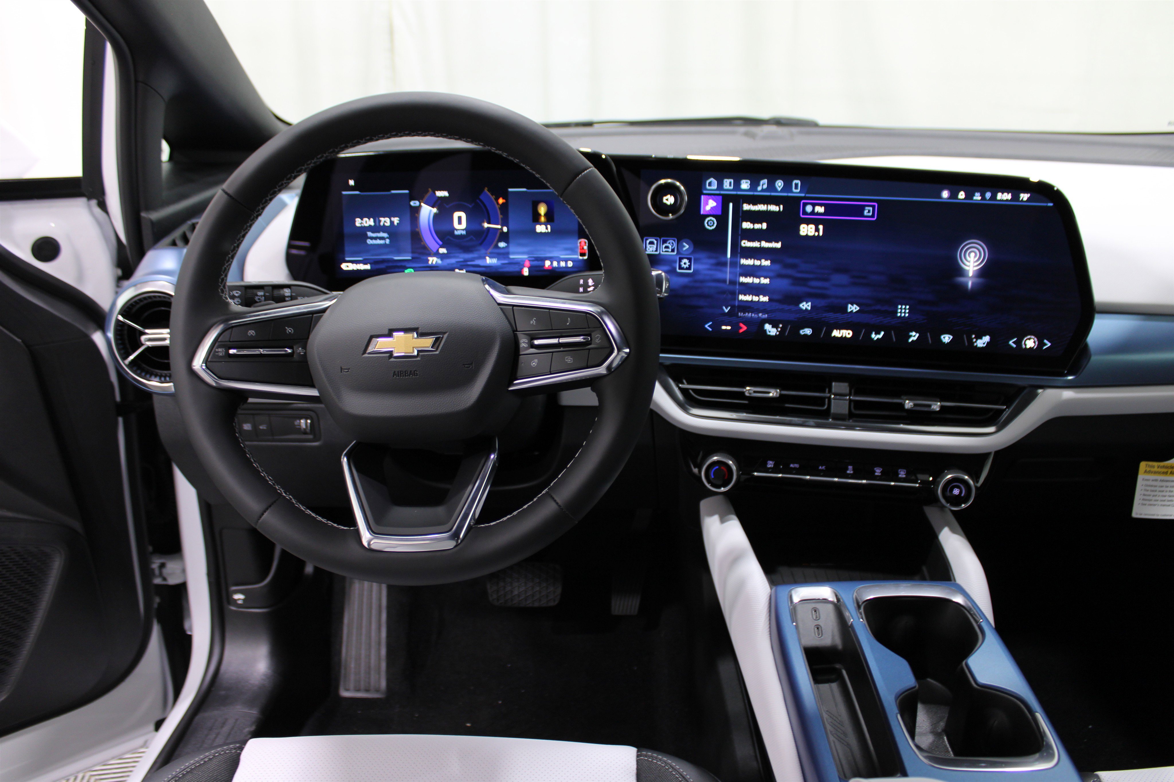 2026 Chevrolet Equinox EV LT photo 2