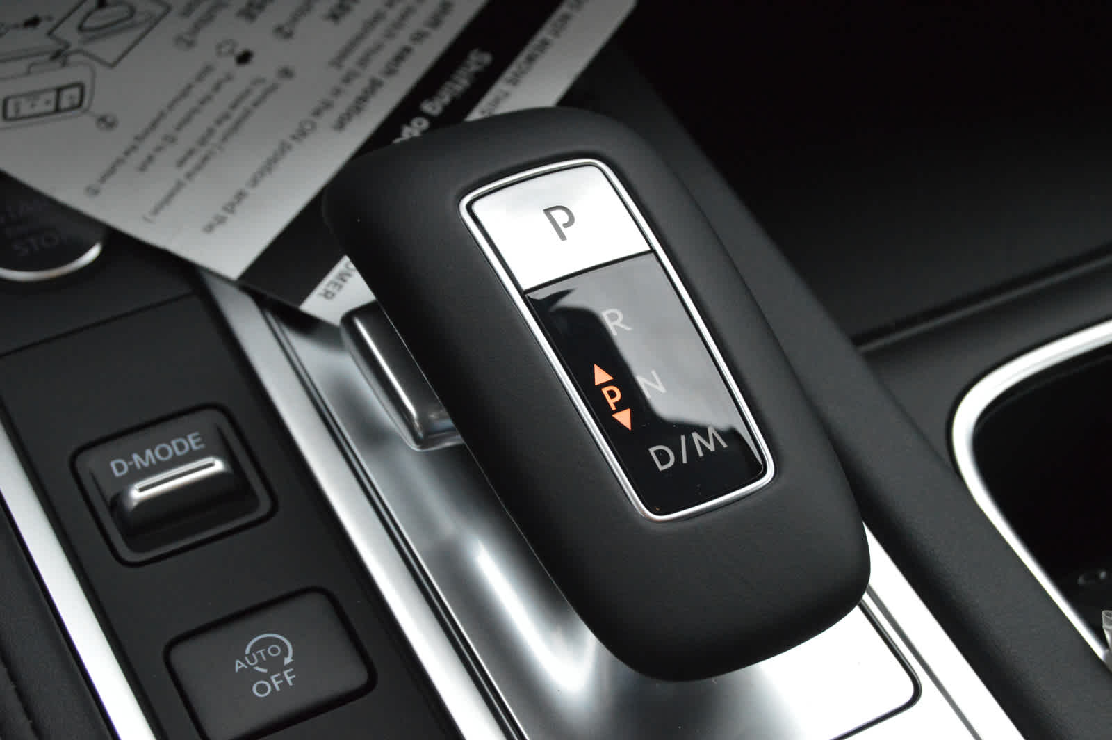 New 2025 Mineral Black INFINITI LUXE image 14