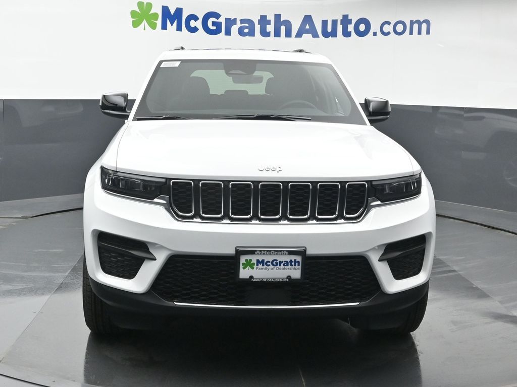 2025 Jeep Grand Cherokee Laredo X photo 2