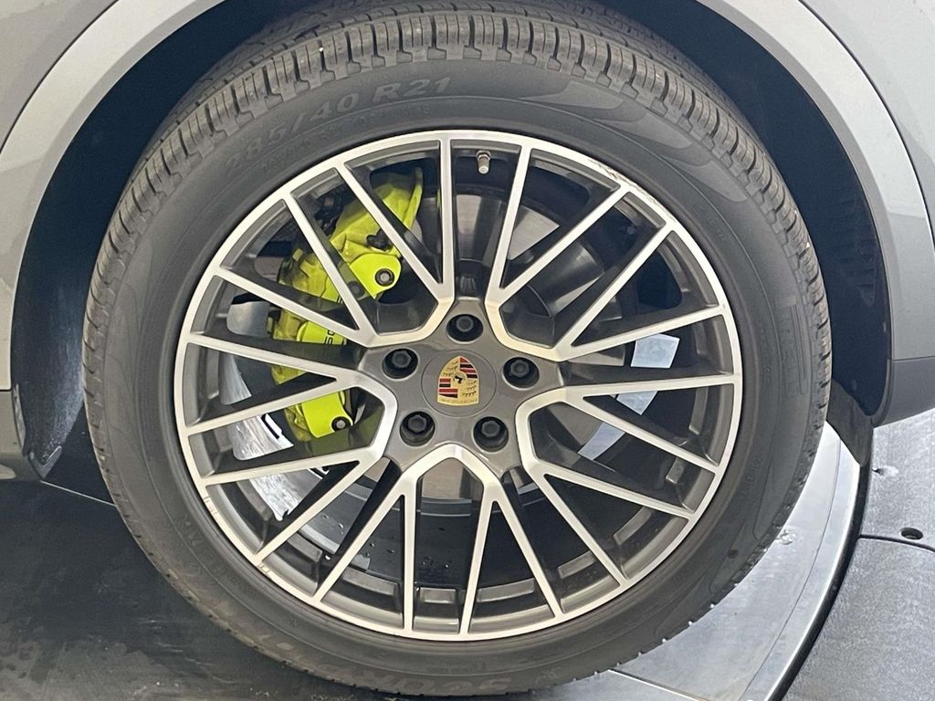 2022 Porsche Cayenne E-Hybrid Base photo 14