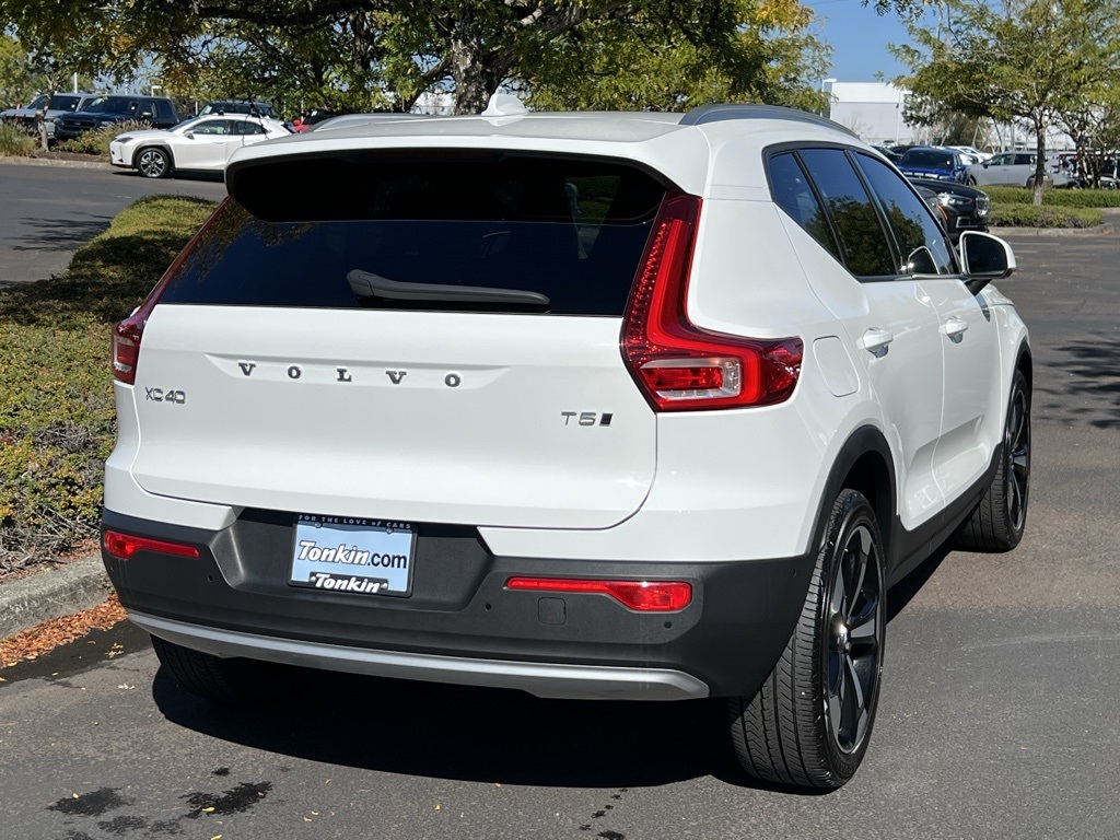 2019 Volvo XC40 T5 Momentum photo 6