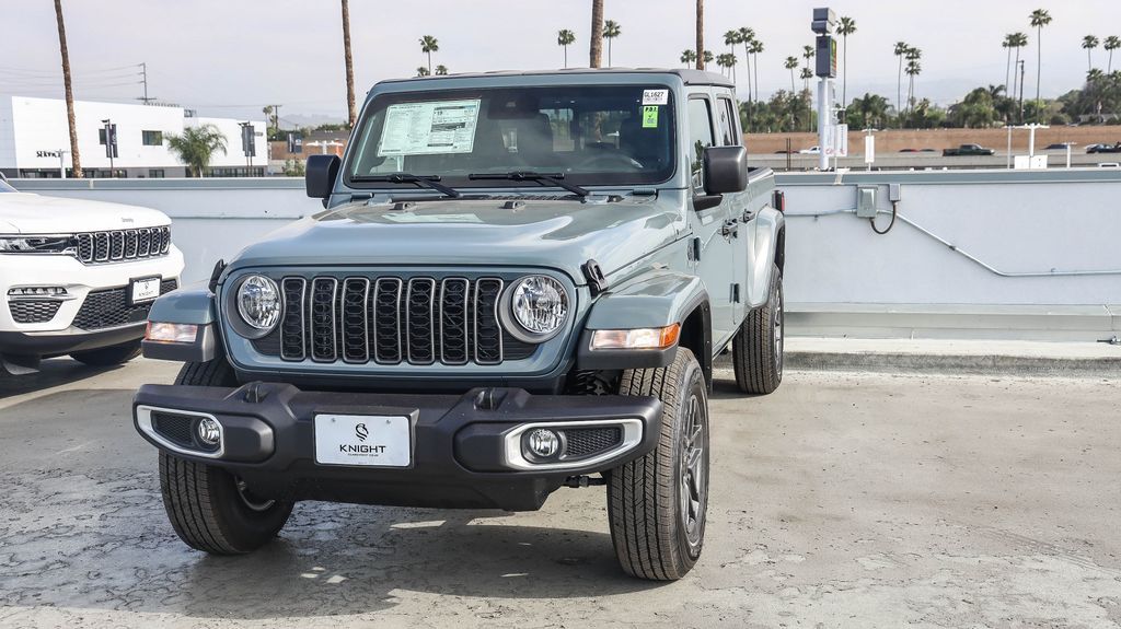 2025 Jeep Gladiator Sport S photo 4