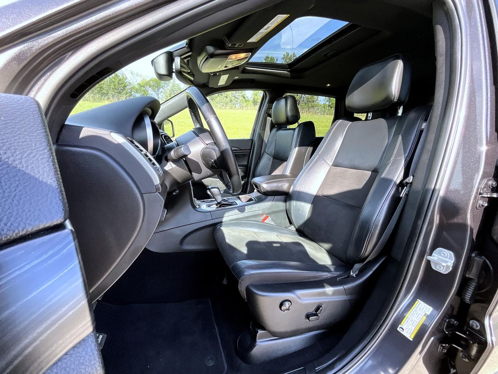 2020 Jeep Grand Cherokee Altitude photo 11