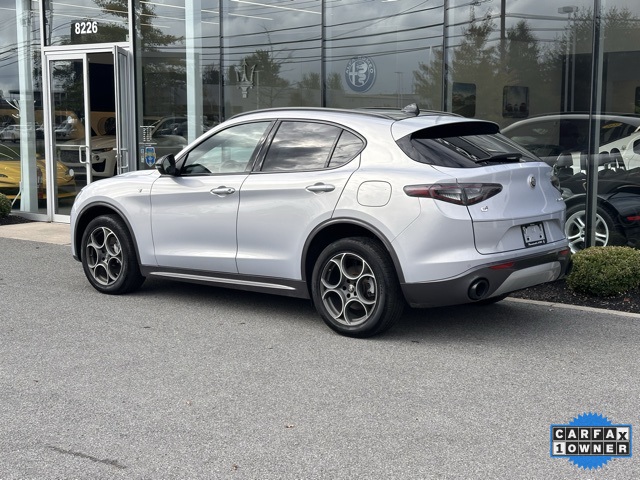 2024 Alfa Romeo Stelvio Ti photo 4