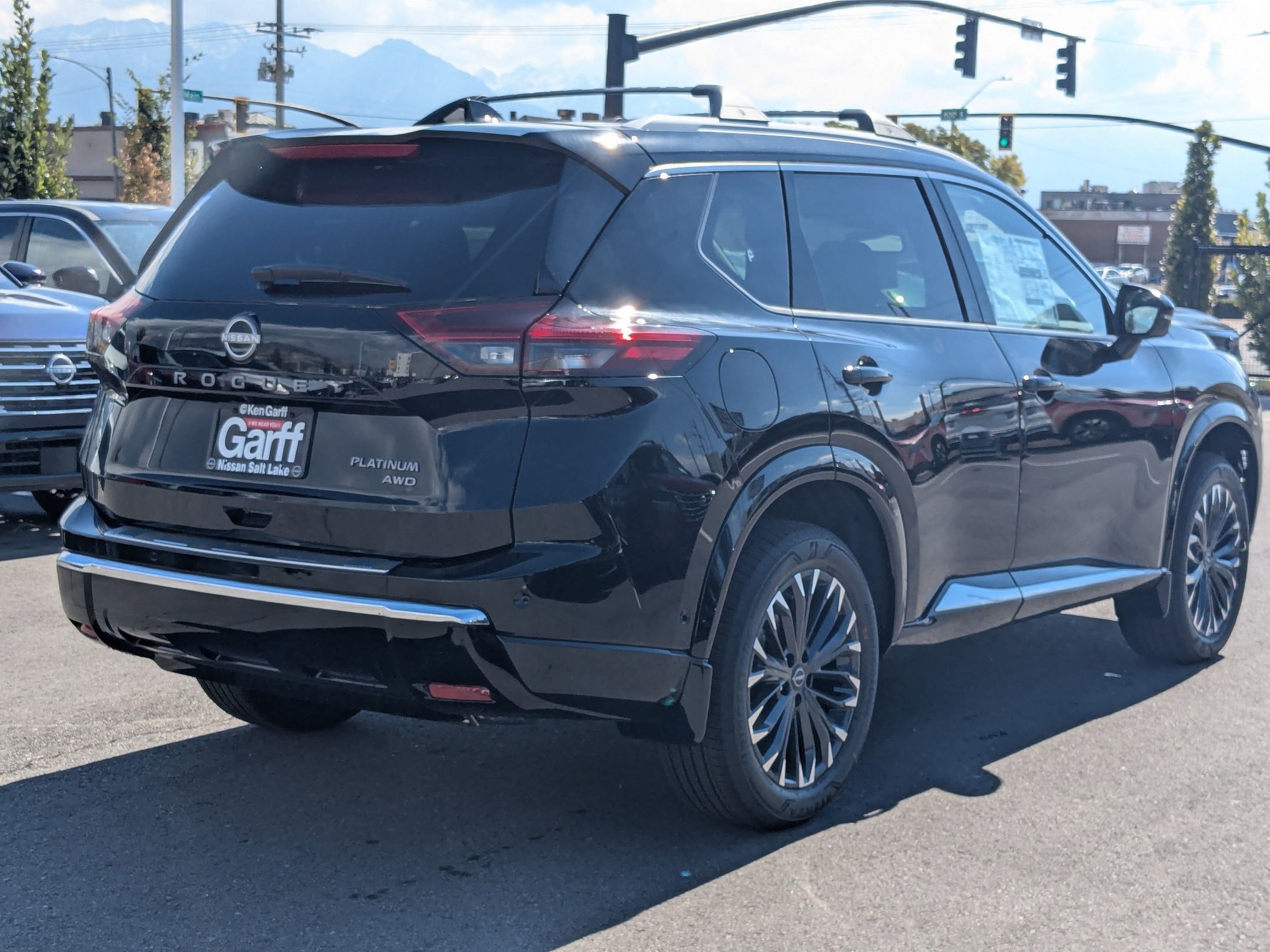 2026 Nissan Rogue Platinum photo 3
