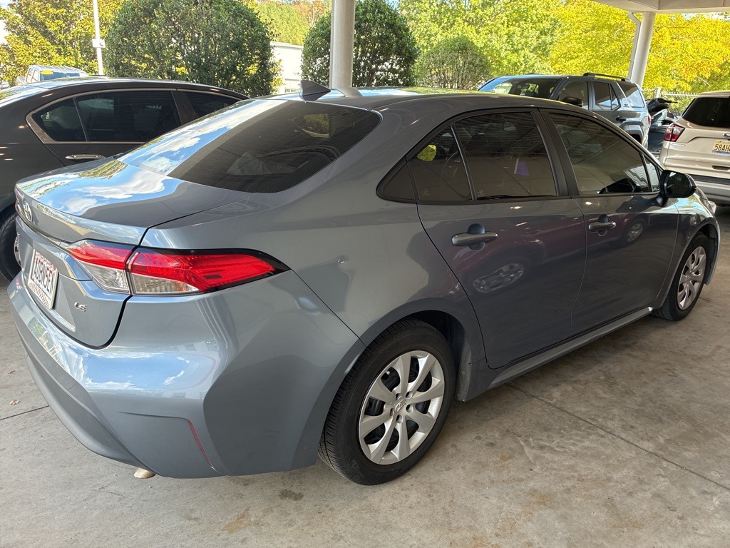2024 Toyota Corolla LE photo 3