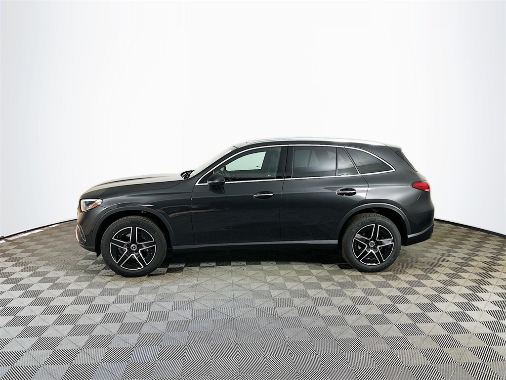 2026 Mercedes Benz GLC 300 4MATIC photo 3