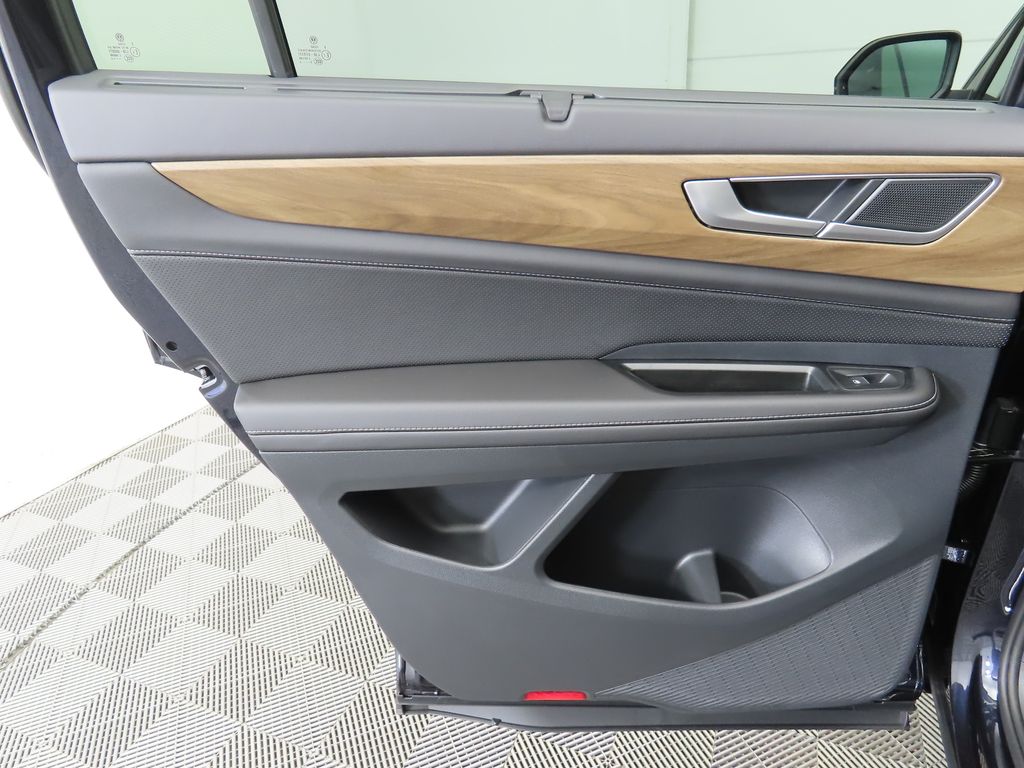 2026 Volkswagen Atlas SE Technology photo 25