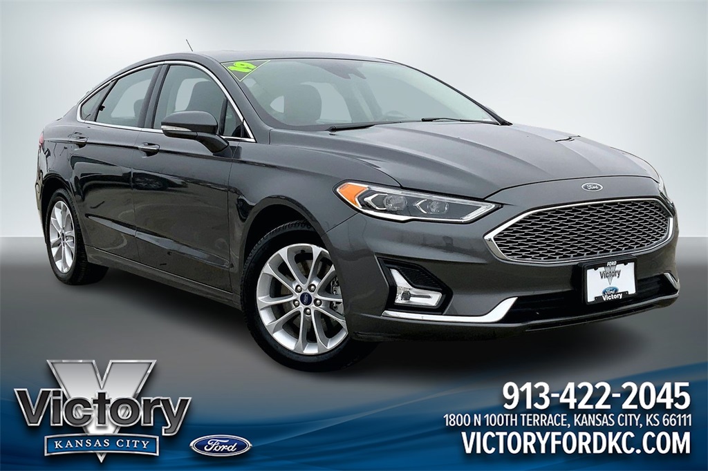 2019 Ford Fusion Energi Titanium's photo