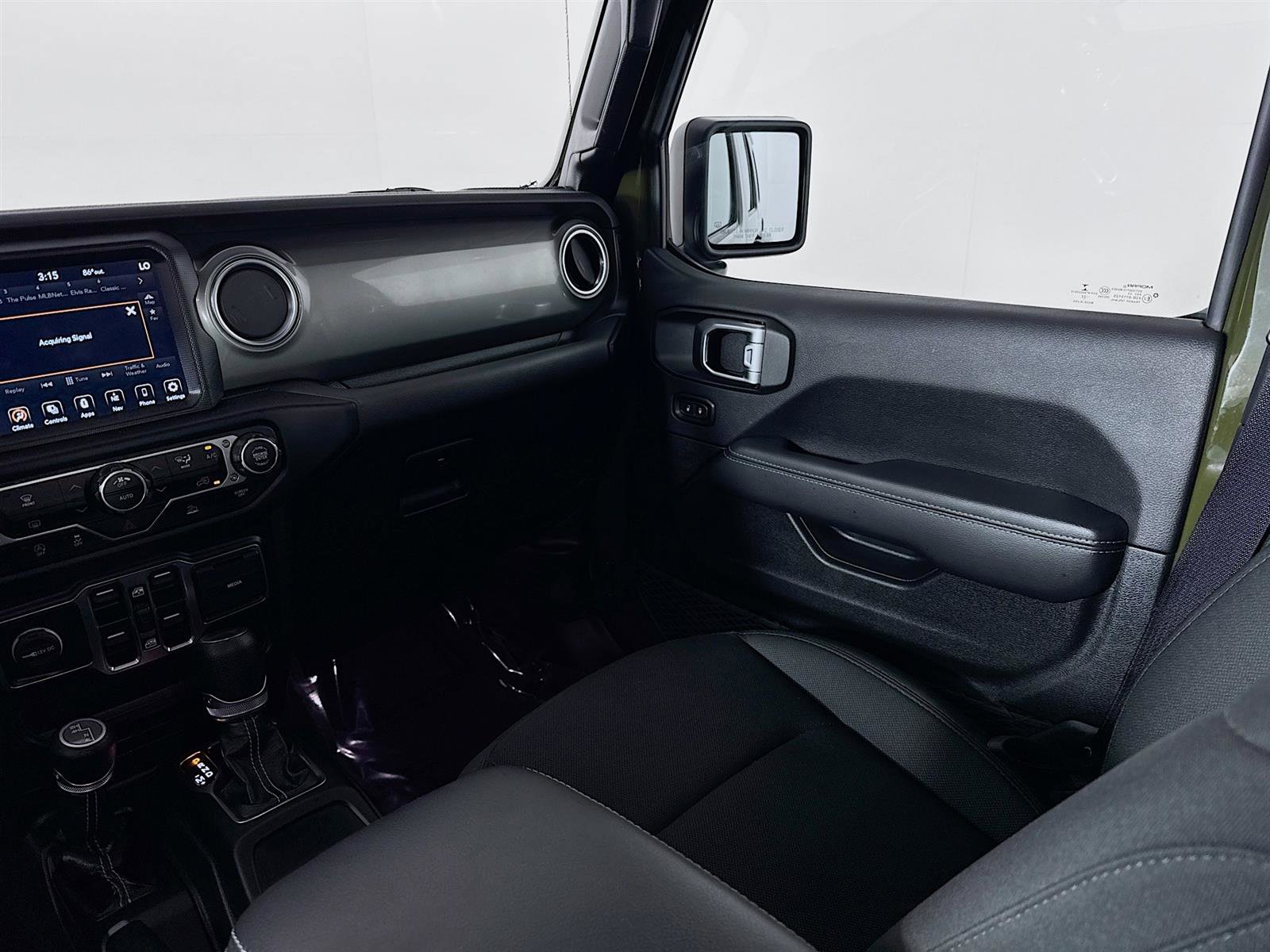 2022 Jeep Wrangler Unlimited Sahara photo 21
