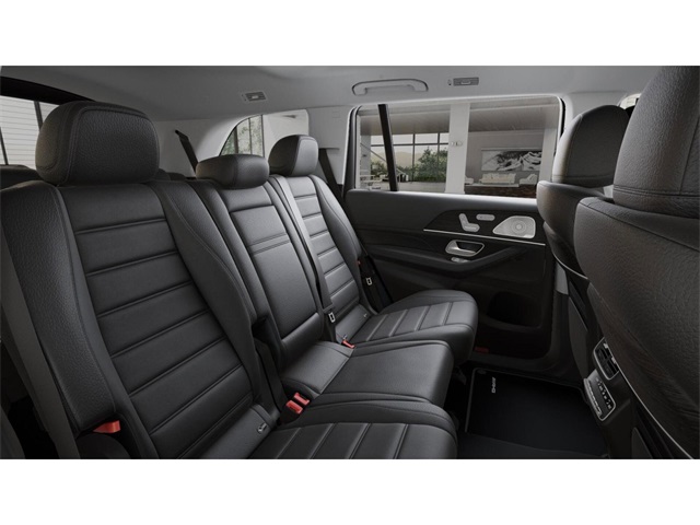 2026 Mercedes Benz GLS 450 4MATIC photo 5