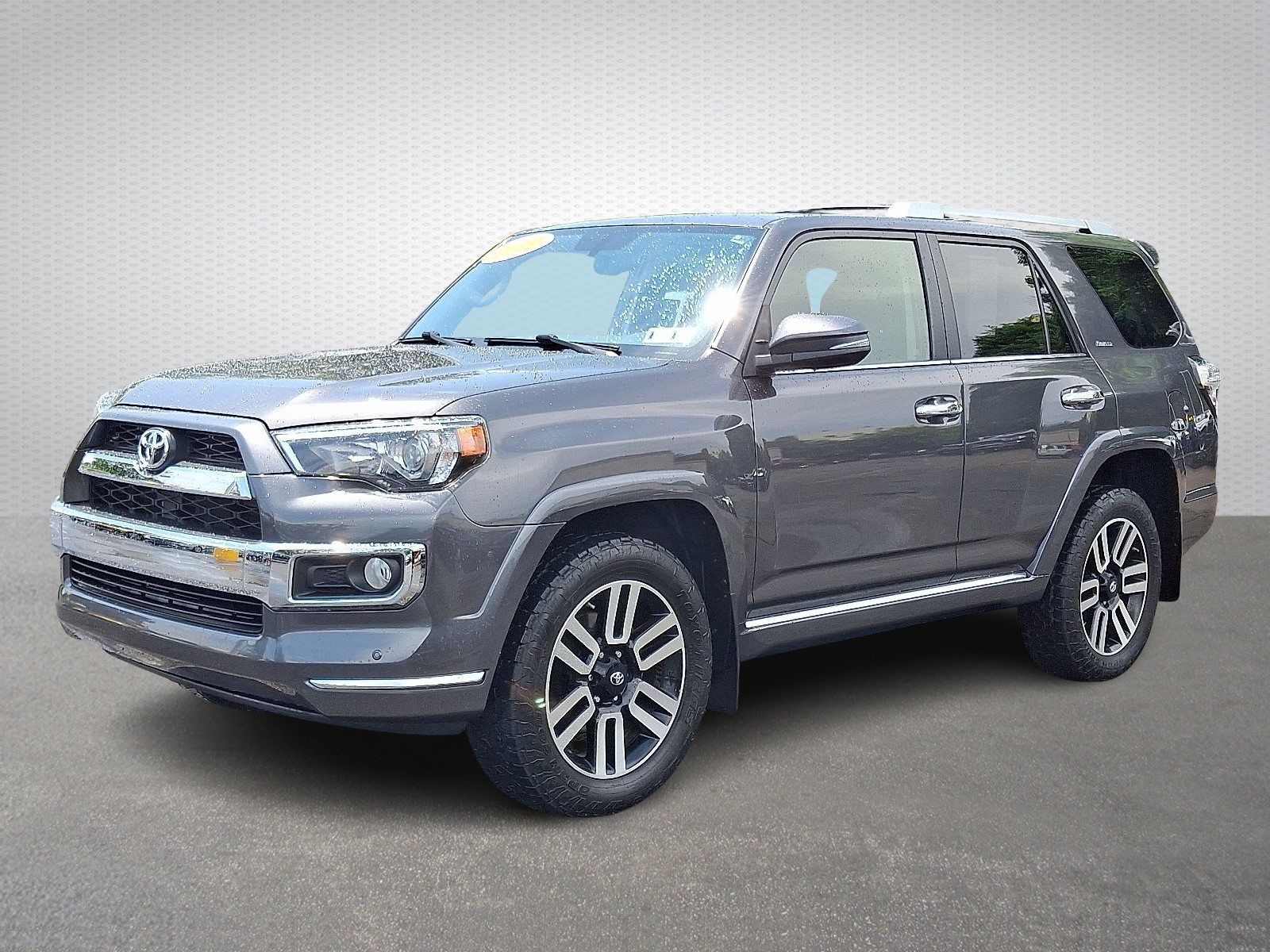 2019 Toyota 4Runner SR5 photo 3