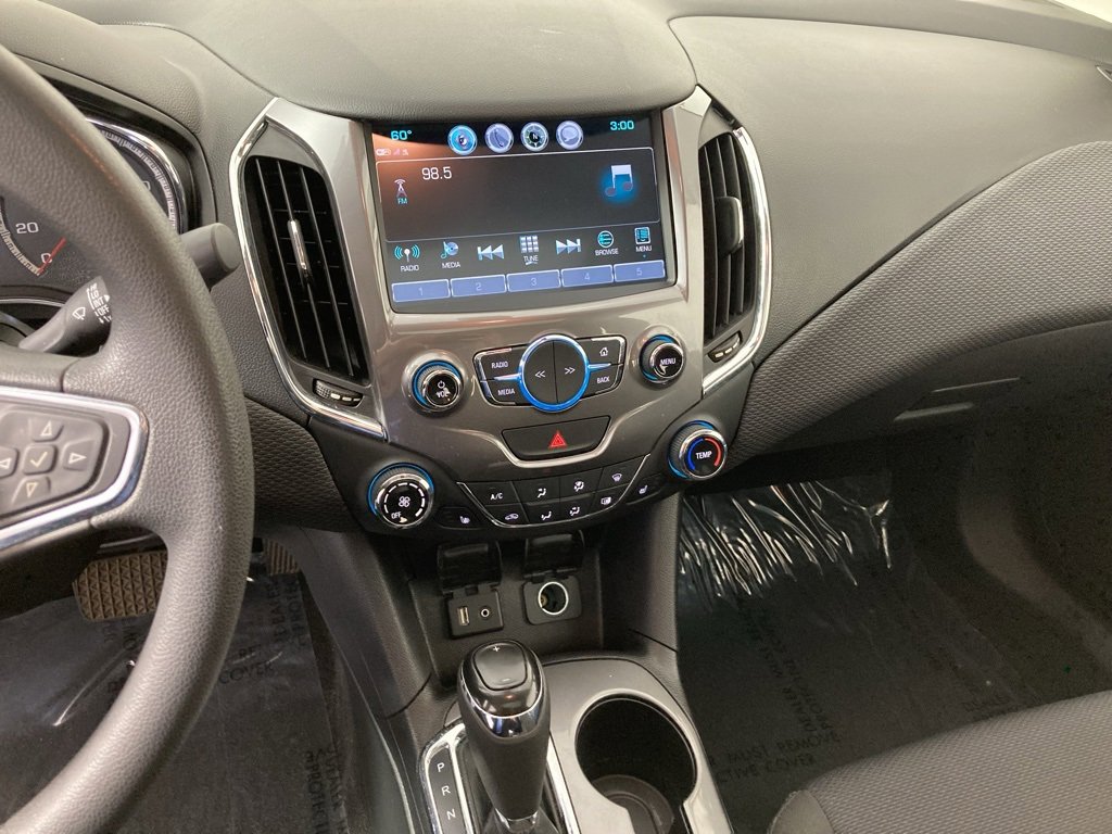 Used 2017 Chevrolet Cruze LT with VIN 1G1BE5SMXH7170627 for sale in Monticello, Minnesota