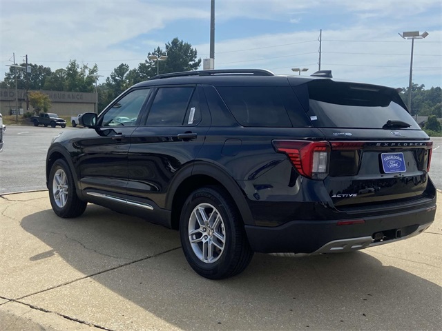 2025 Ford Explorer photo 4