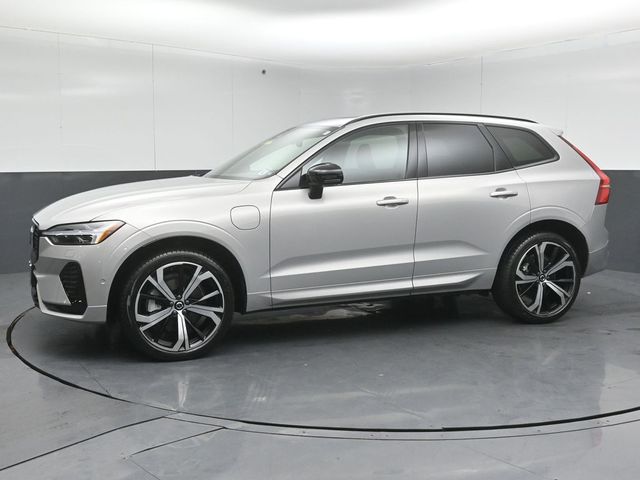 2022 VOLVO XC60 - Image 4