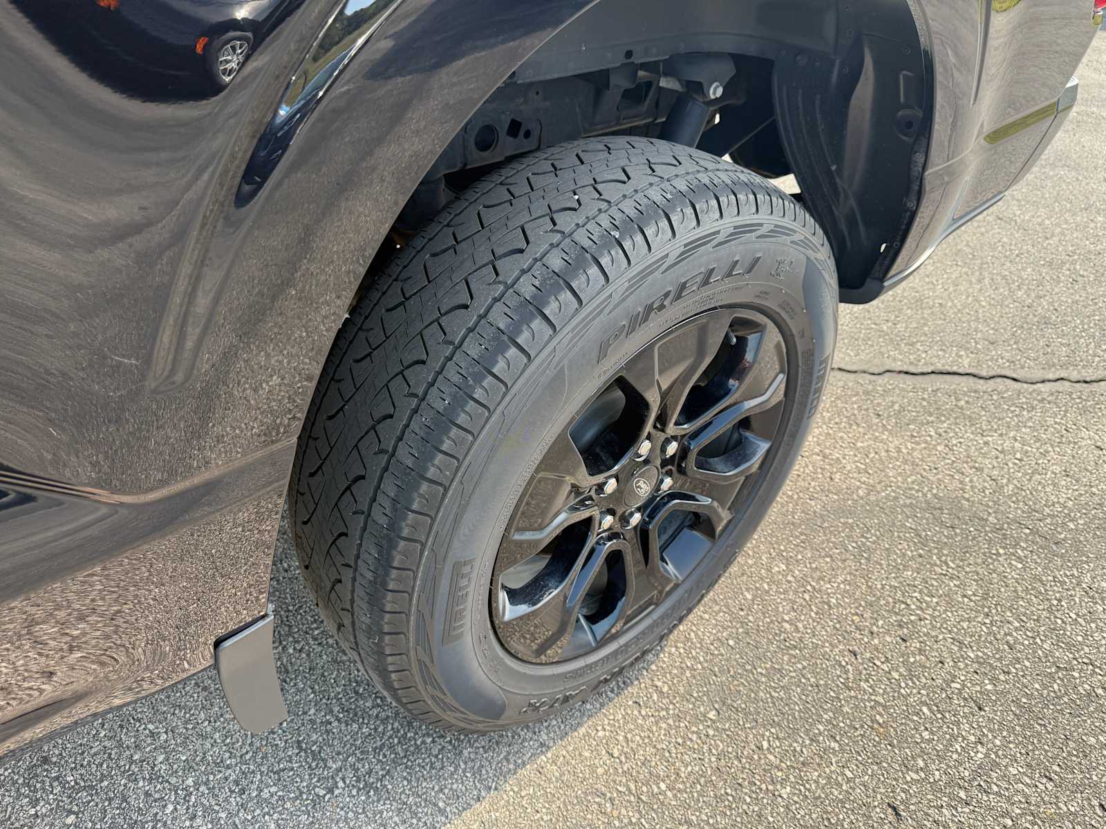 2023 Ford F-150 XLT photo 13