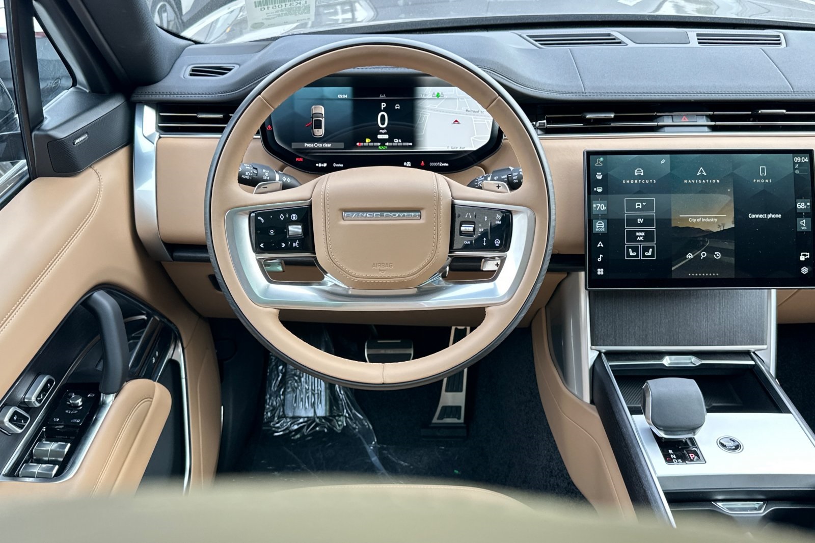 2025 Land Rover Range Rover SE photo 14