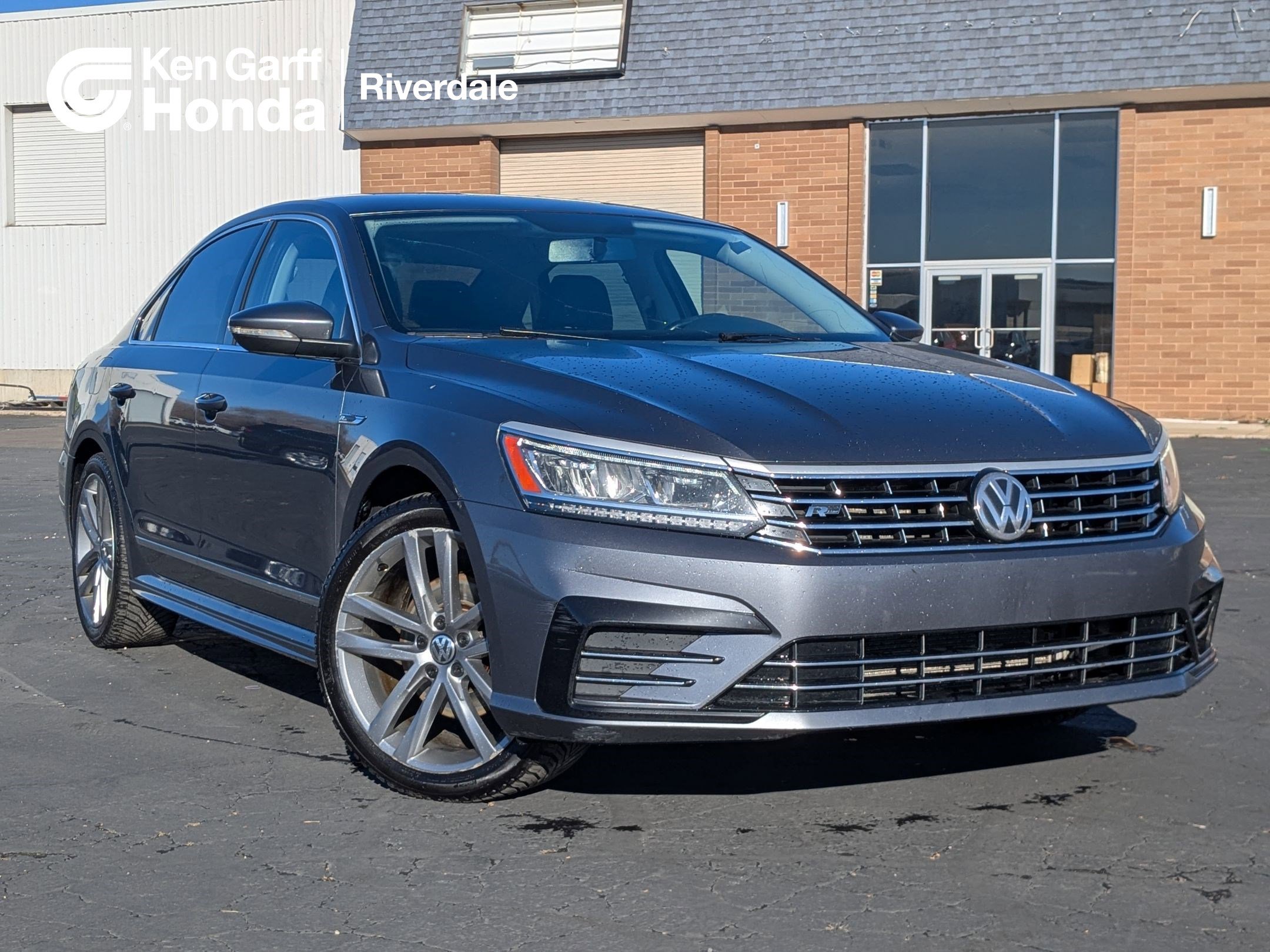 2017 Volkswagen Passat R-Line's photo