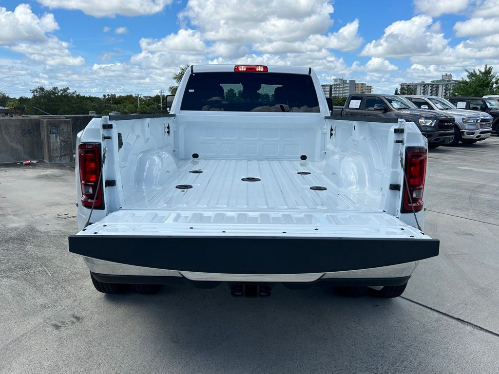2026 Ram 3500 Tradesman photo 14