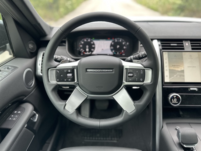 2025 Land Rover Discovery S photo 24